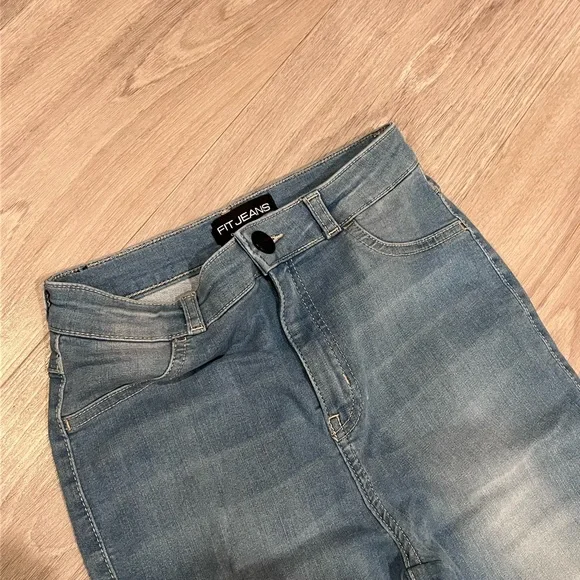 FITJEANS Women's Light Blue Skinny Jeans - Picture 5 of 7